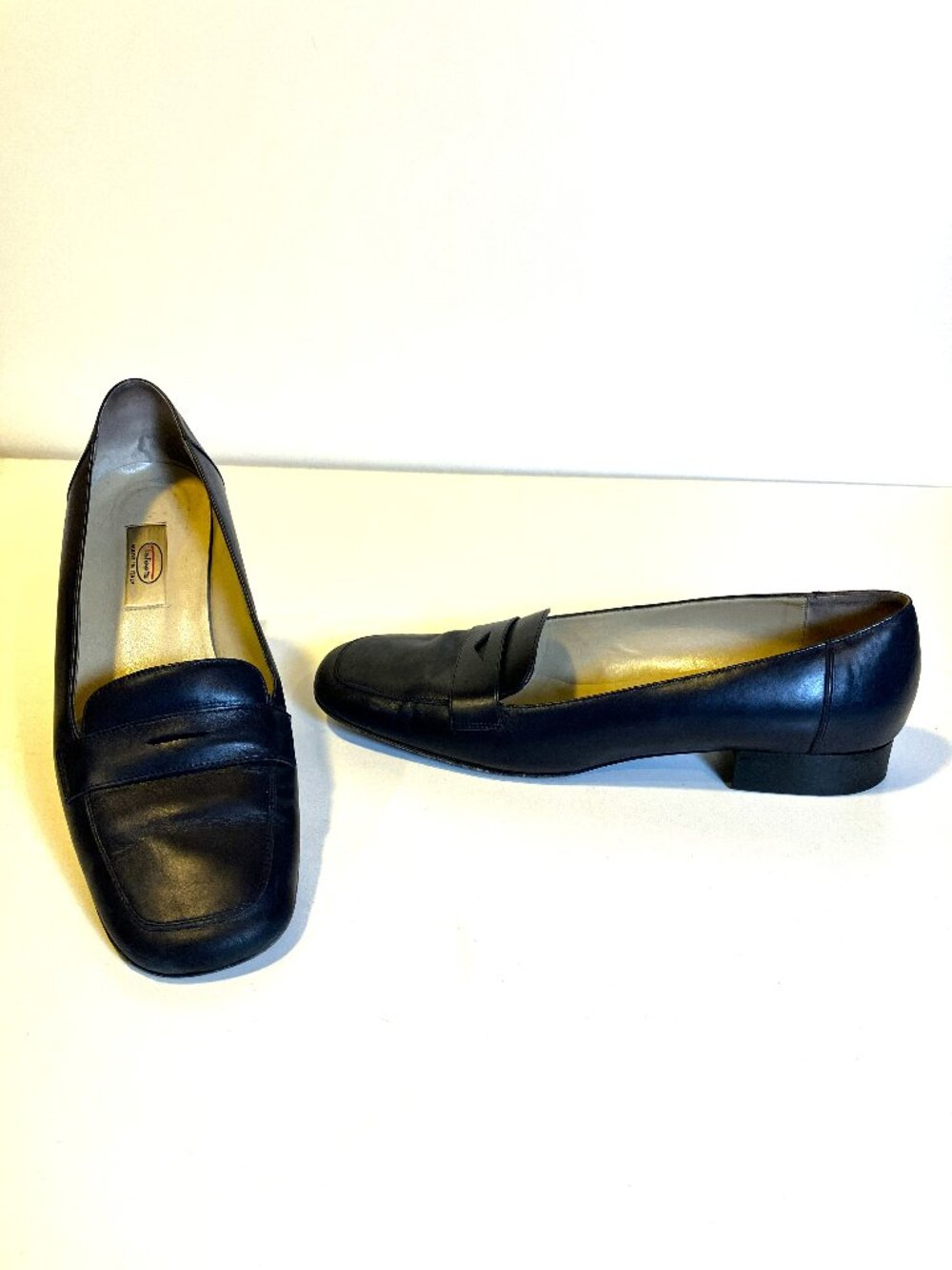 Vintage TALBOTS Dark Navy Penny Loafers. Size 8.5. Excellent.